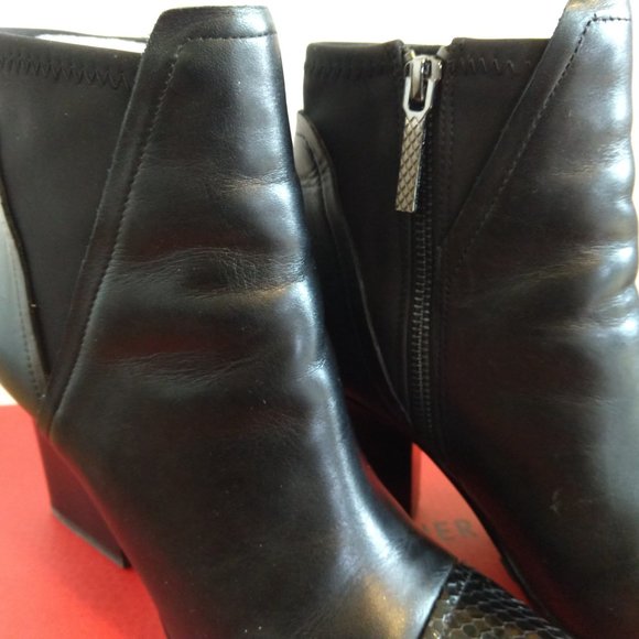 Donald J. Pliner "Vaughn W-5" Black Water Snake Leather Boot Size 8 - Picture 10 of 16